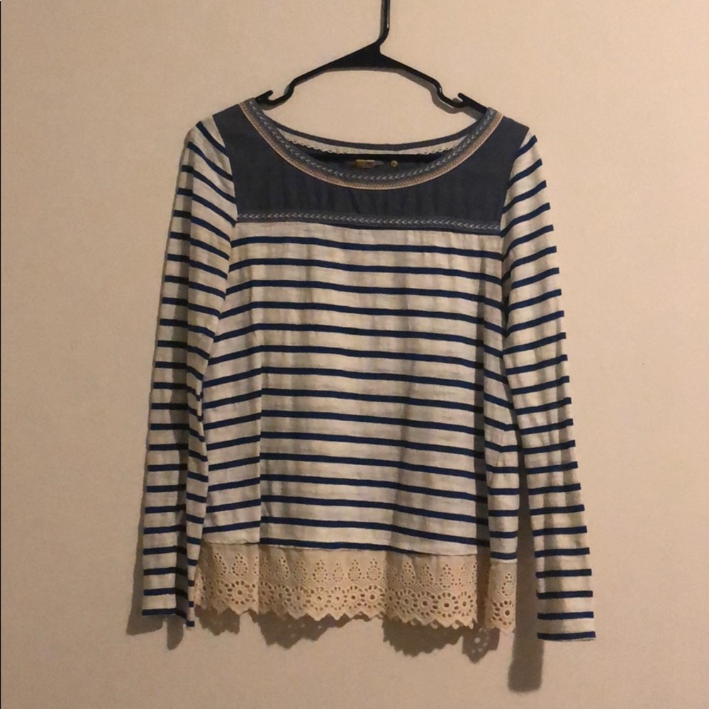 Light weight long sleeve striped shirt